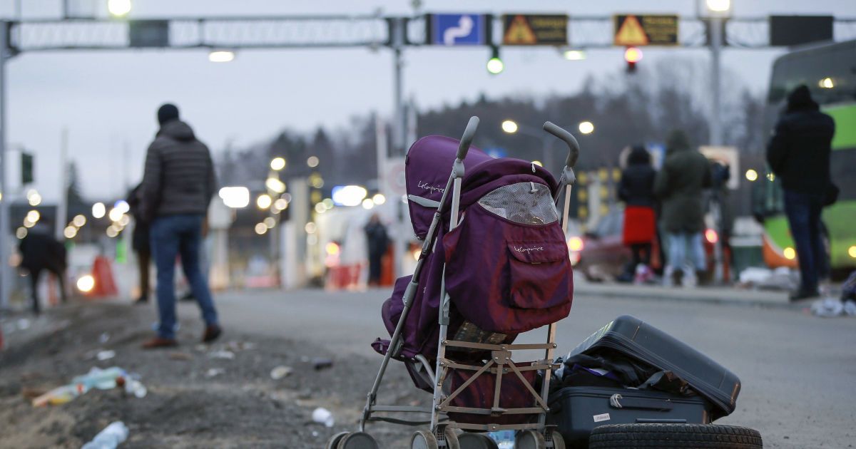 Німеччина надасть притулок українським біженцям на три роки: деталі