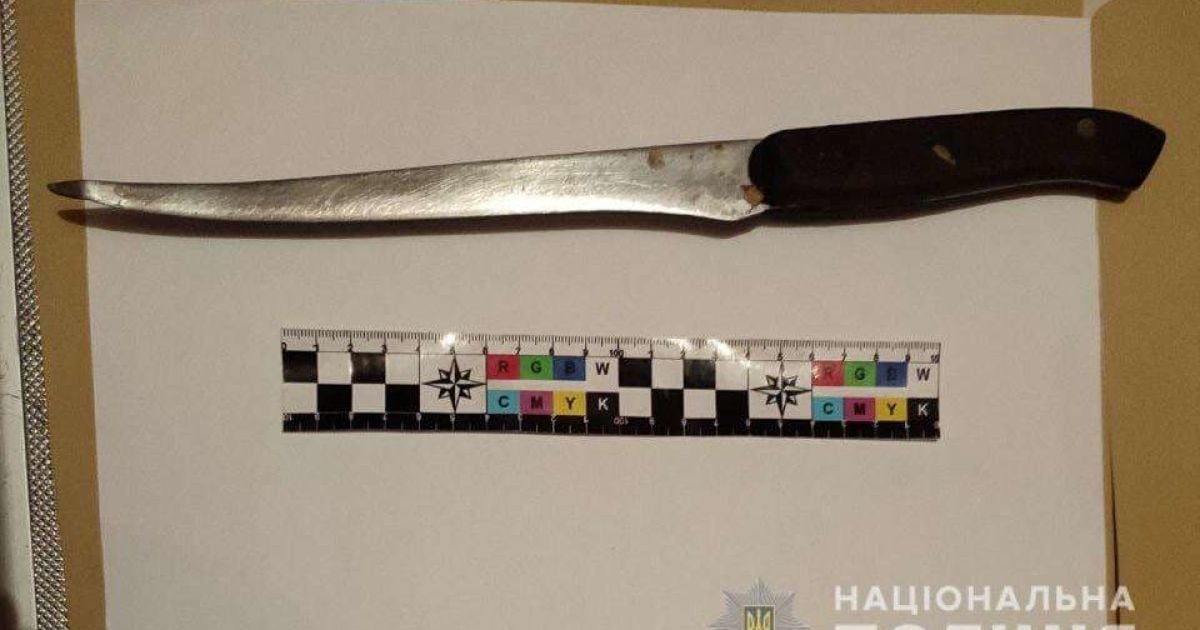 Украв заощадження та продукти: у Дніпропетровській області на пенсіонерку злочинець напав у її власній квартирі