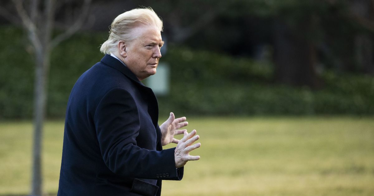 Трамп вважає "хибними" прогнози американських університетів щодо смертності від коронавірусу в США