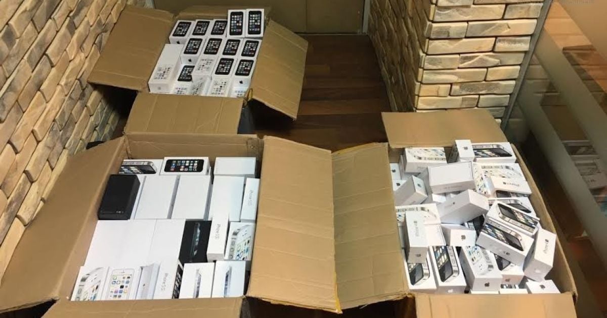 Поліція конфіскувала незаконної продукції Apple на 4 млн грн