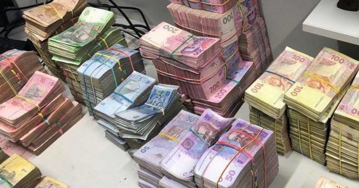 У Львові через тіньовий конвертцентр щомісяця виводили півмільярда гривень: причетна ДФС