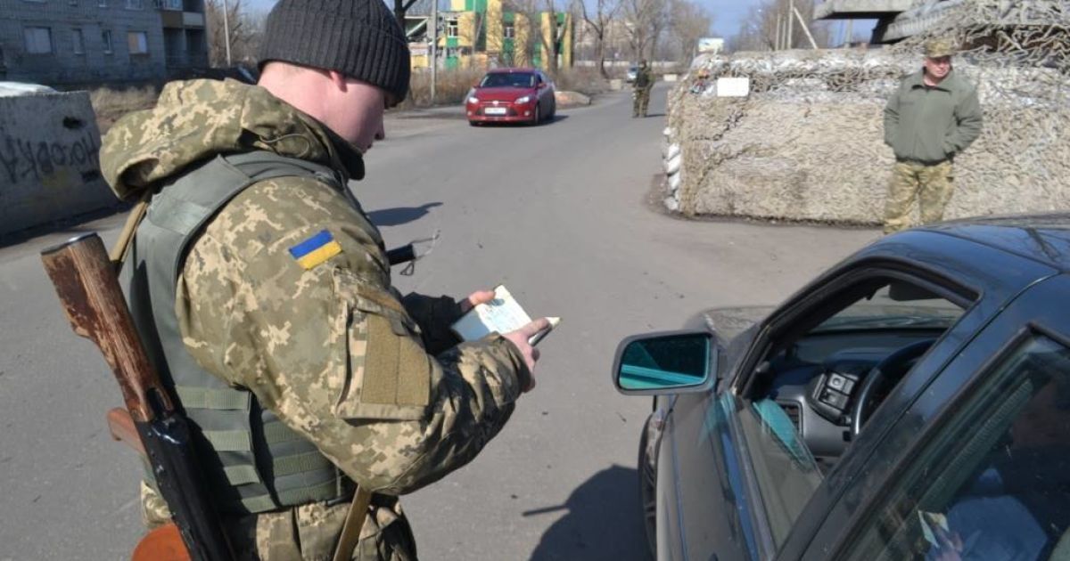 Блокпост в зоне АТО на Донбассе. Война здесь длится почти два года