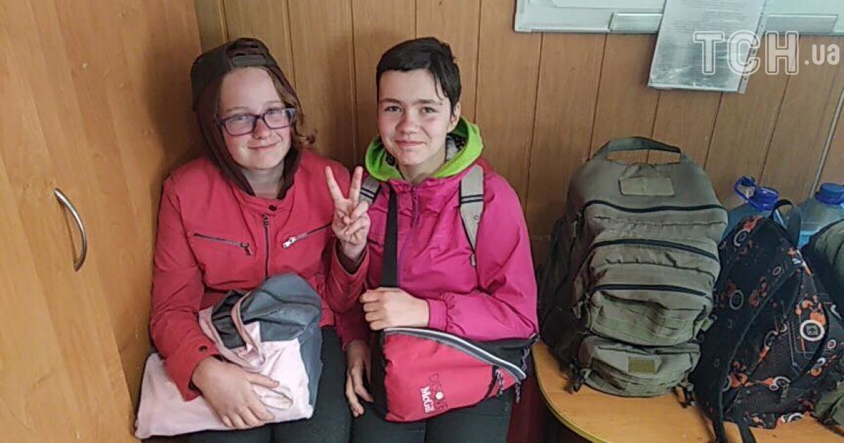 Дівчат, яких розшукували три дні, знайшли на трасі під Києвом