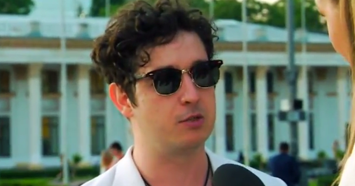 Pianoбой Шуров про цькування у школі: Я сидів за підвіконням і був білою вороною