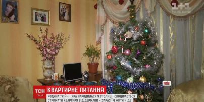 Трійко дівчаток, народжених у Києві, щонайменше три місяці проведуть у лікарні