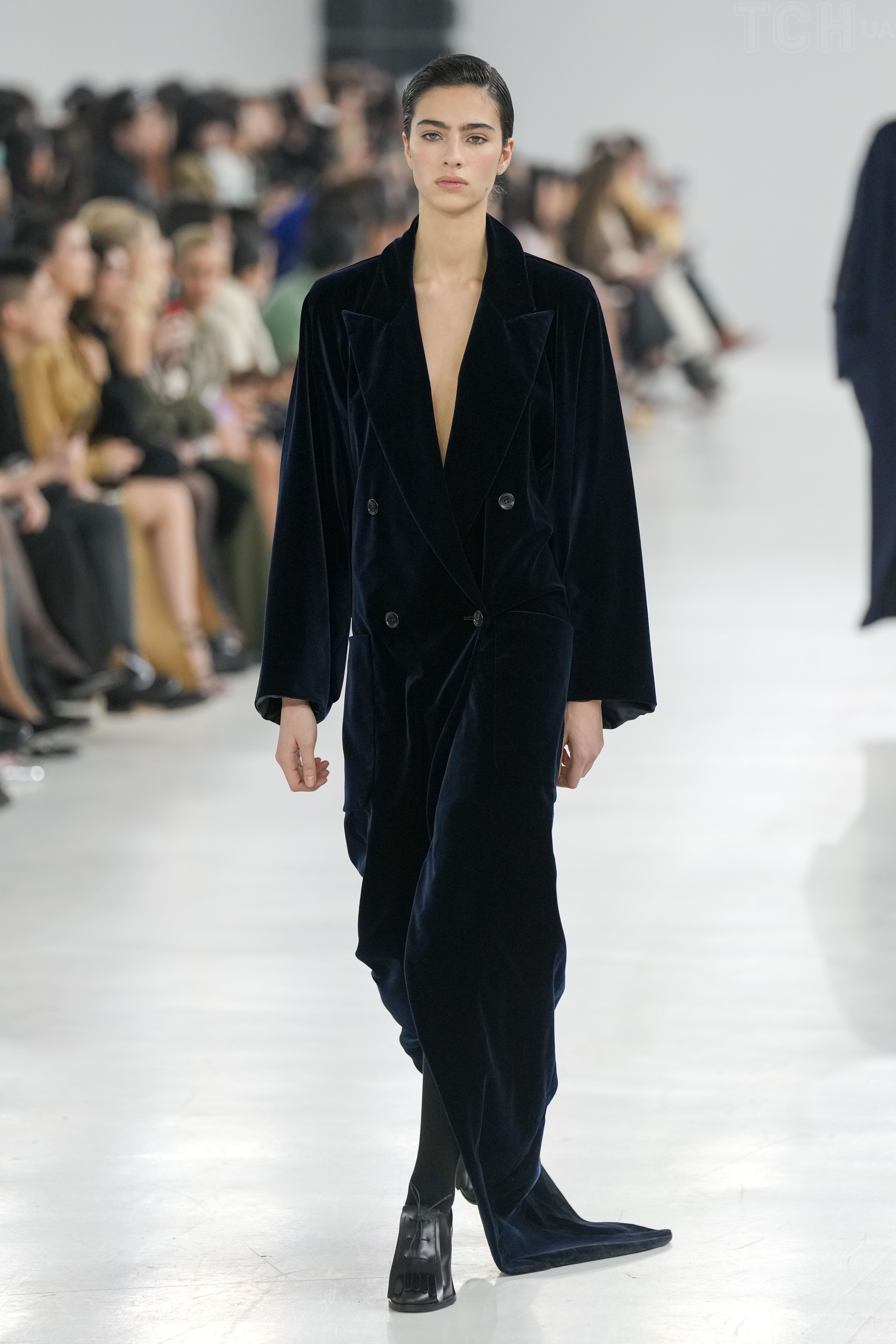 Бренд Max Mara презентовали коллекцию осень-зима 2024-2025 - фото