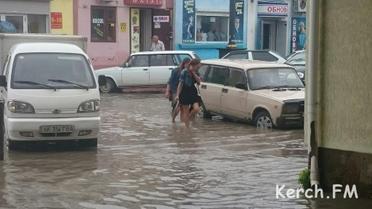 Керчь накрыл сильный ливень / © Керчь.FM