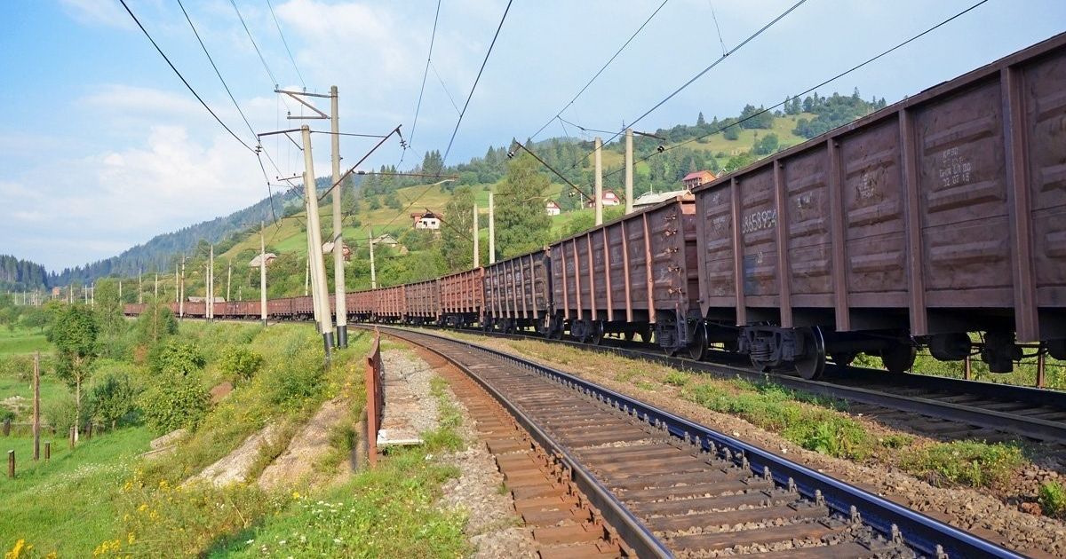 УЗ починає масштабне оновлення парку вантажних вагонів за програмою "Велике будівництво"