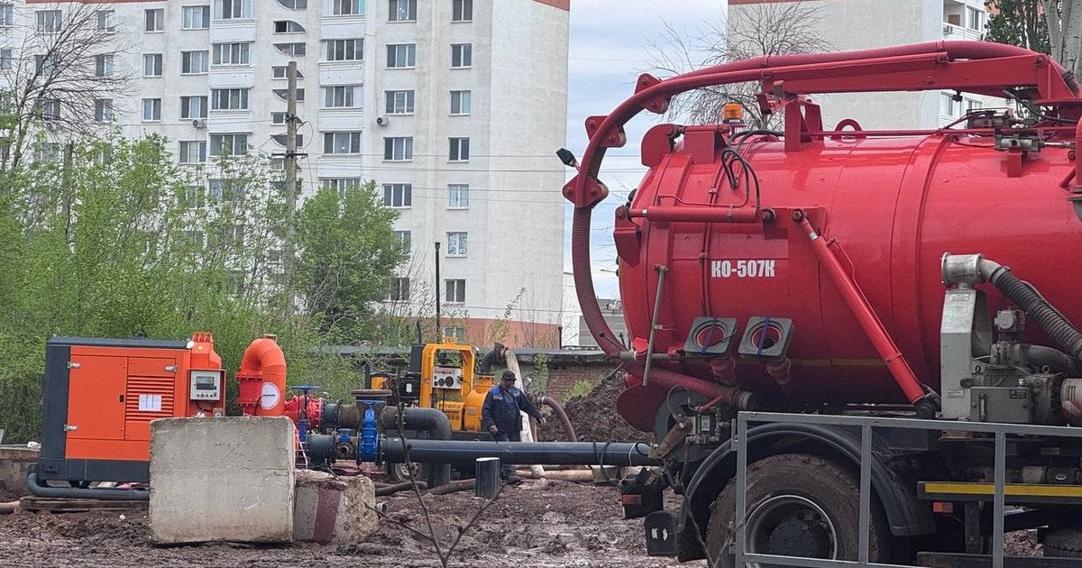 Енгельс тоне у нечистотах