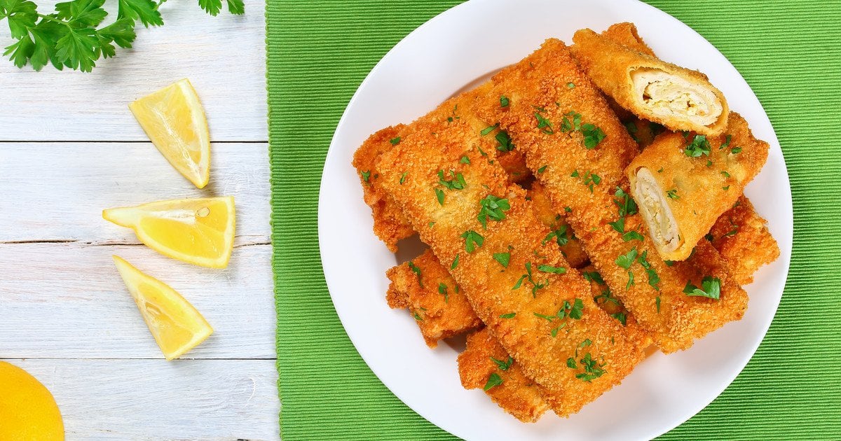 Курячі рулетики з сиром у паніровці