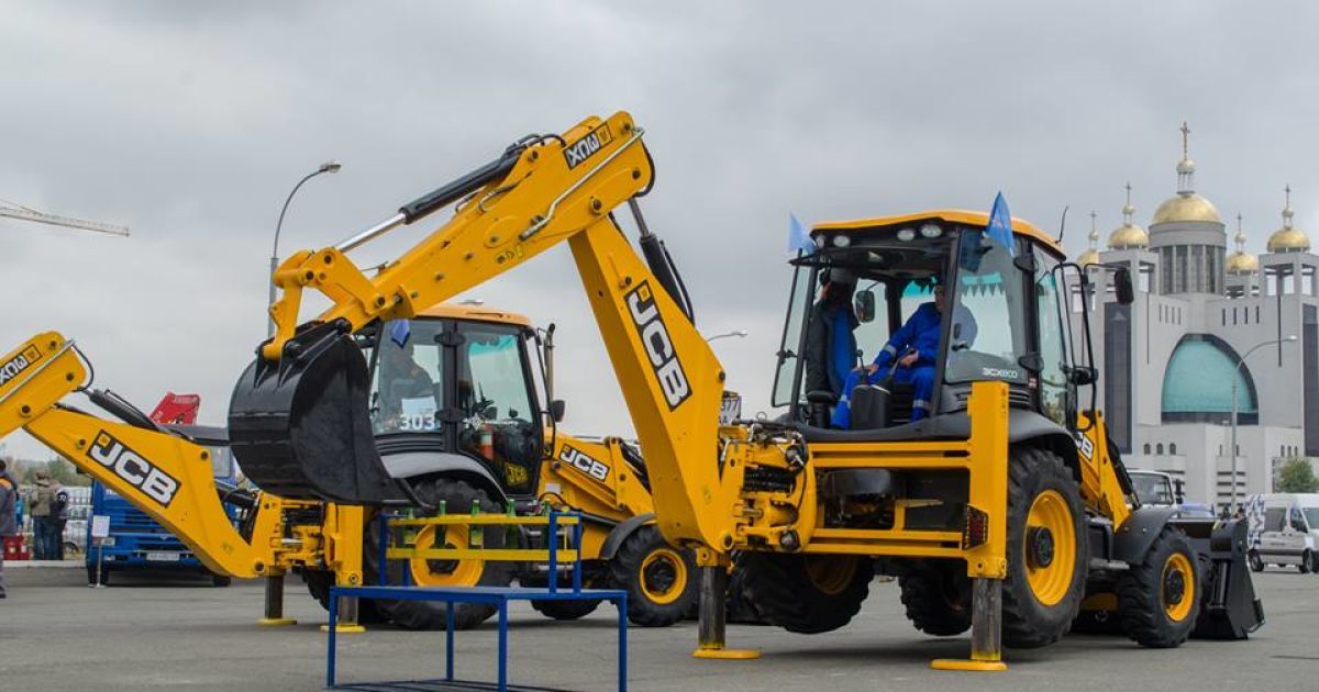Во время соревнований операторов и водителей спецтехники в Киеве / © Киевводоканал