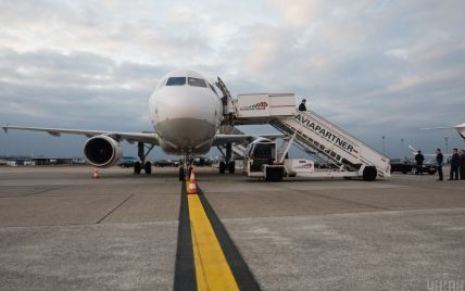 Україна відновлює міжнародне авіасполучення: чи варто планувати відпустку за кордоном та які є ризики
