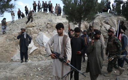 "Талибан" заявил о "независимости" Афганистана, а США запретили авиакомпаниям совершать полеты над большей частью страны