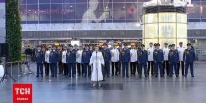 В аеропортах України оркестри вшановують пам'ять "кіборгів"