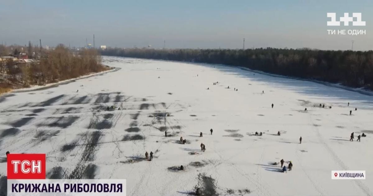 Украинские водоемы переполнены рыбаками на льду: о чем предупреждают спасатели
