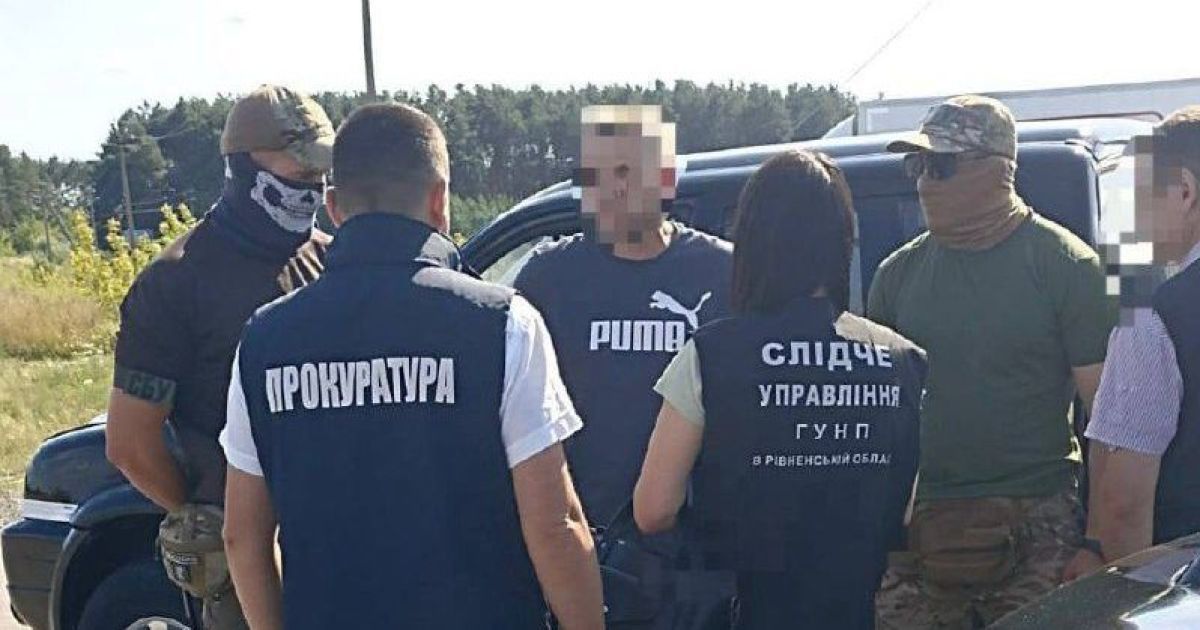 Продавал авто, завезенные для ВСУ: в Ровенской области поймали псевдоволонтера