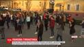 В Черновцах более четырехсот человек вышли на зарядку в центре города