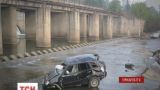 На Прикарпатье легковой автомобиль упал с моста на берег реки, есть погибшие