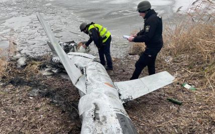 Массированный обстрел 26 января: в Киевской области показали российскую ракету, обломки которой упали в озеро