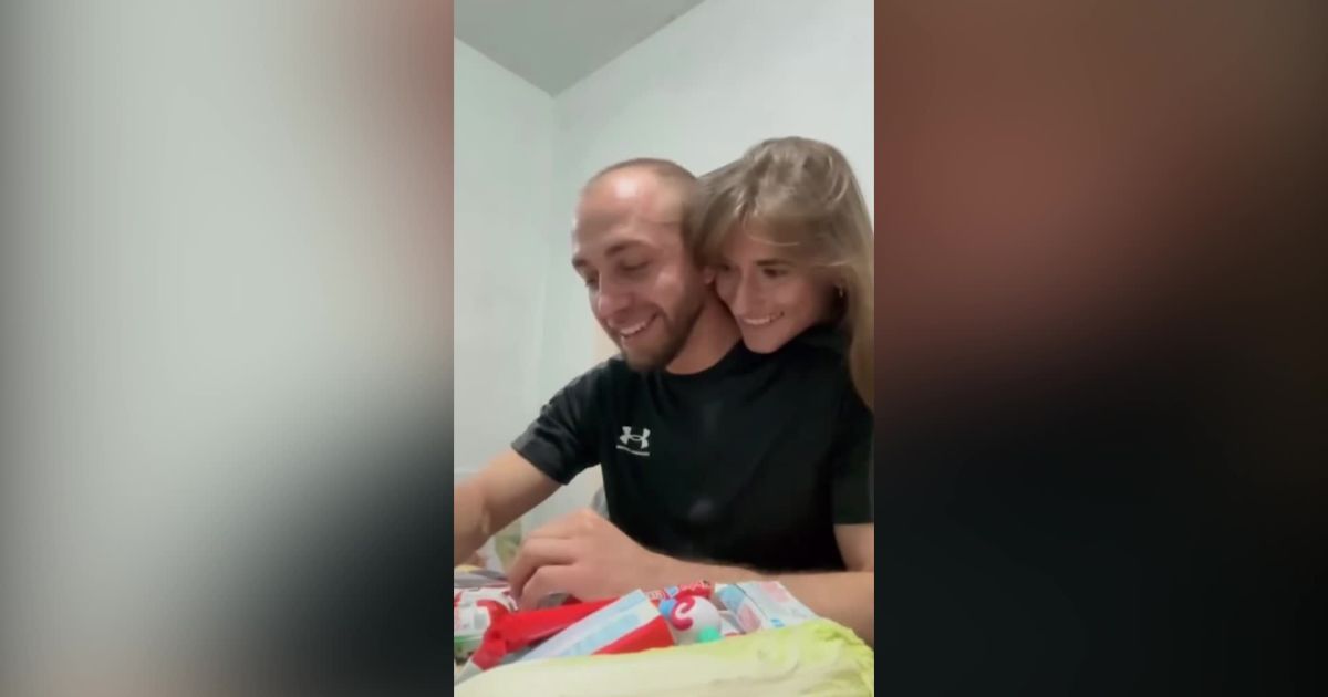 Блогерка Даша Євтух показала, як повідомила чоловікові про вагітність