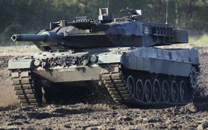 Германия до сих пор думает, поставлять ли Украине боевые танки Leopard 2