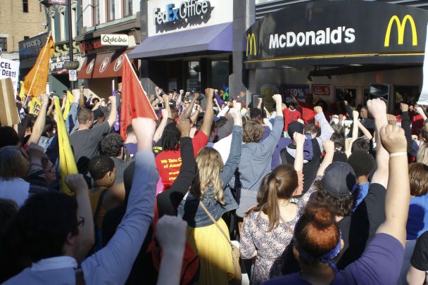 Учасники руху Fight for $15 вийшли на акцію в Окленді / © Associated Press