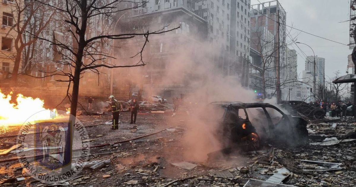 Последствия ракетного удара по Киеву с утра 20 декабря фото: КМВА.