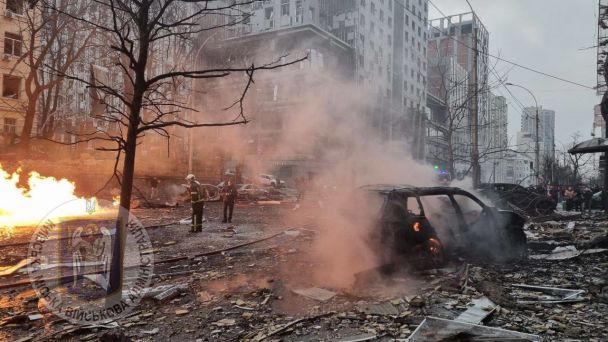 Наслідки ракетного удару по Києву зранку 20 грудня. фото: КМВА.