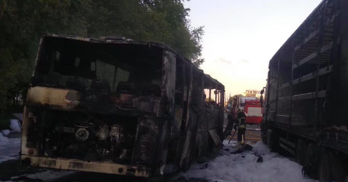 Автобус згорів в Червонограді_2 / © Управление ГСЧС во Львовской области