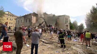 Скандал із відбудовою розтрощеного ракетою Охматдиту