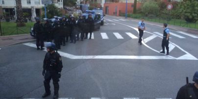 Французский спецназ задержал автобус с российскими болельщиками