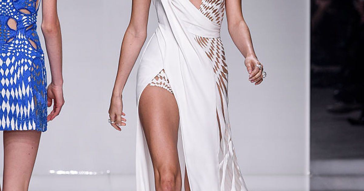 Показ коллекции Atelier Versace весна-лето 2016 / © Getty Images