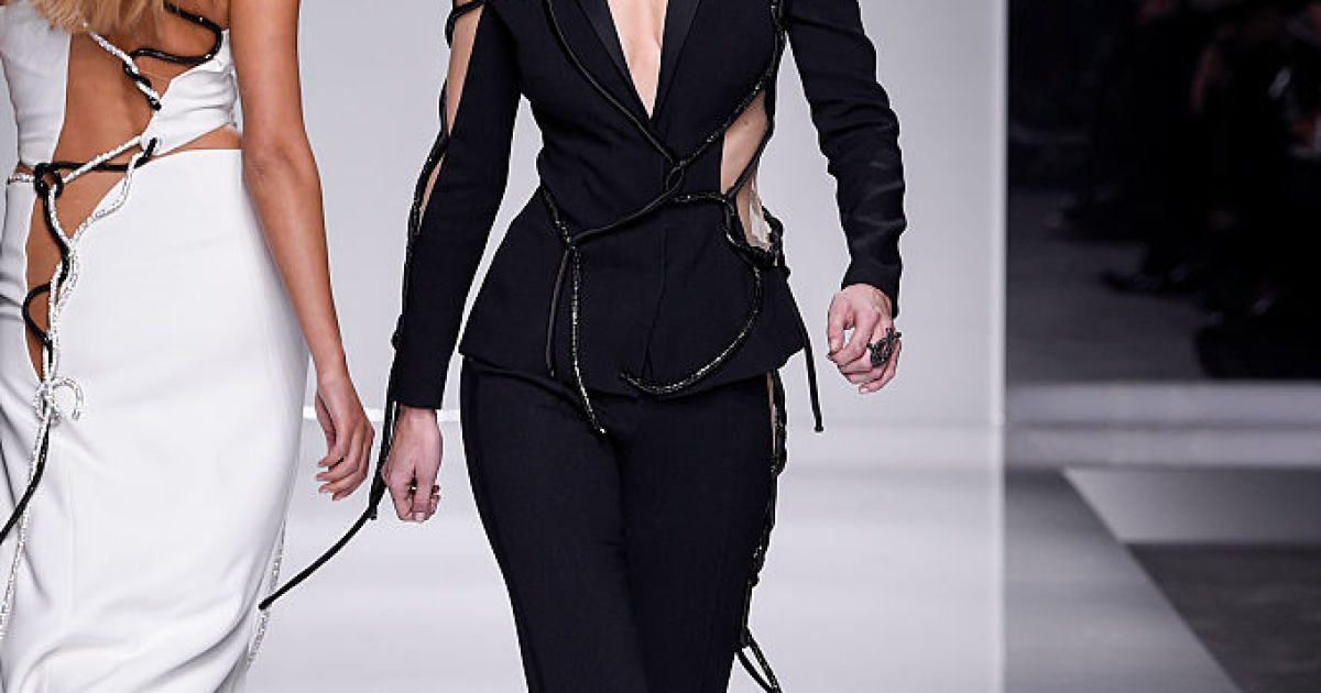 Показ коллекции Atelier Versace весна-лето 2016 / © Getty Images