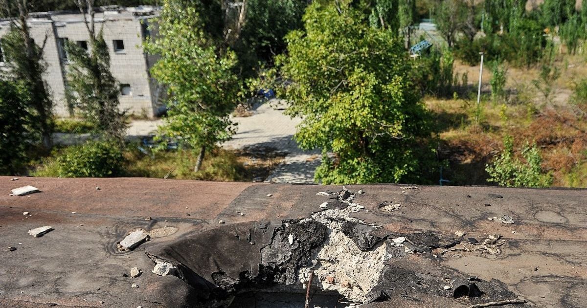 Террористы обстреляли медпункт и пункт гумдопомоги на Донбассе