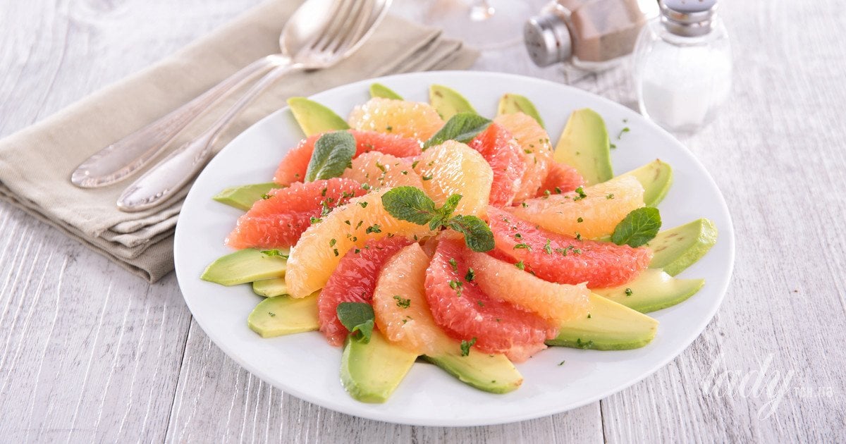 Салат із грейпфрута та авокадо