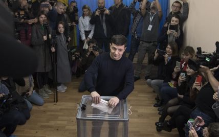 Зеленский и Порошенко проходят во второй тур выборов президента - Национальный экзит-пол