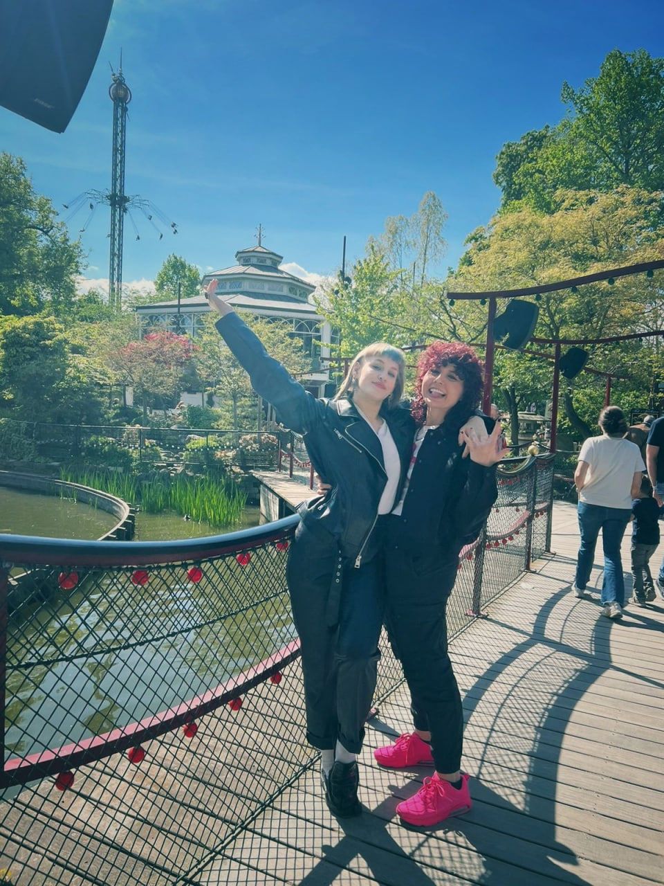 Представительницы Чехии и Сан-Марино на 