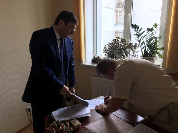 Луценко вручив підозру Швецю / © Прес-служба ГПУ