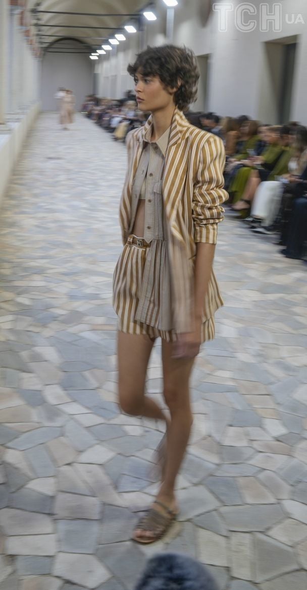 Показ коллекции весна-лето 2025 бренда Alberta Ferretti / © Associated Press