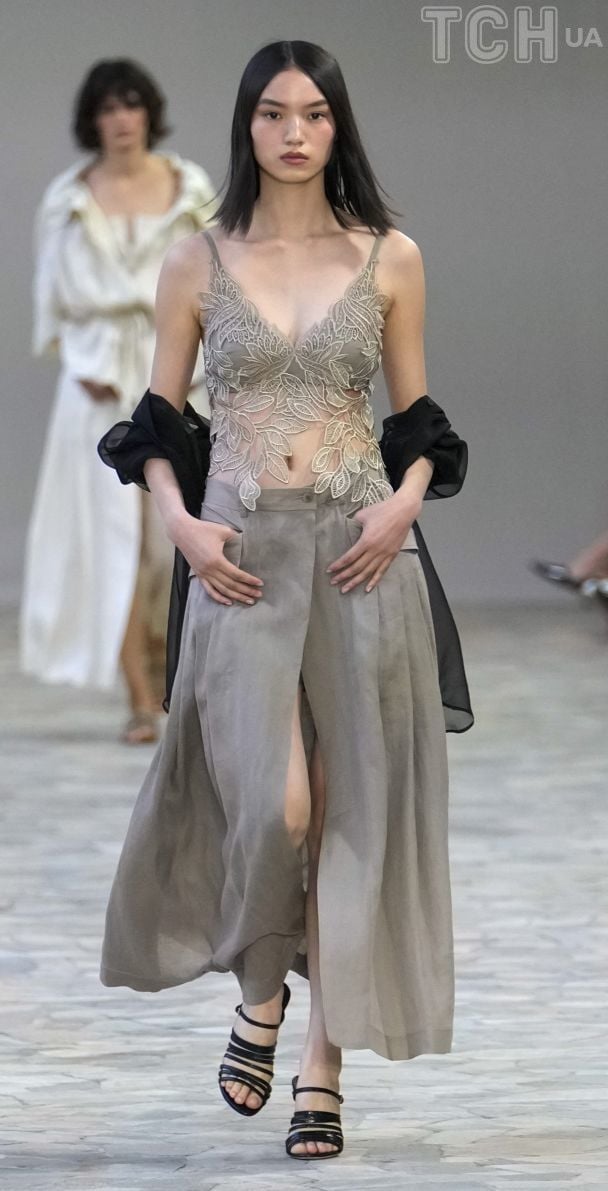 Показ коллекции весна-лето 2025 бренда Alberta Ferretti / © Associated Press