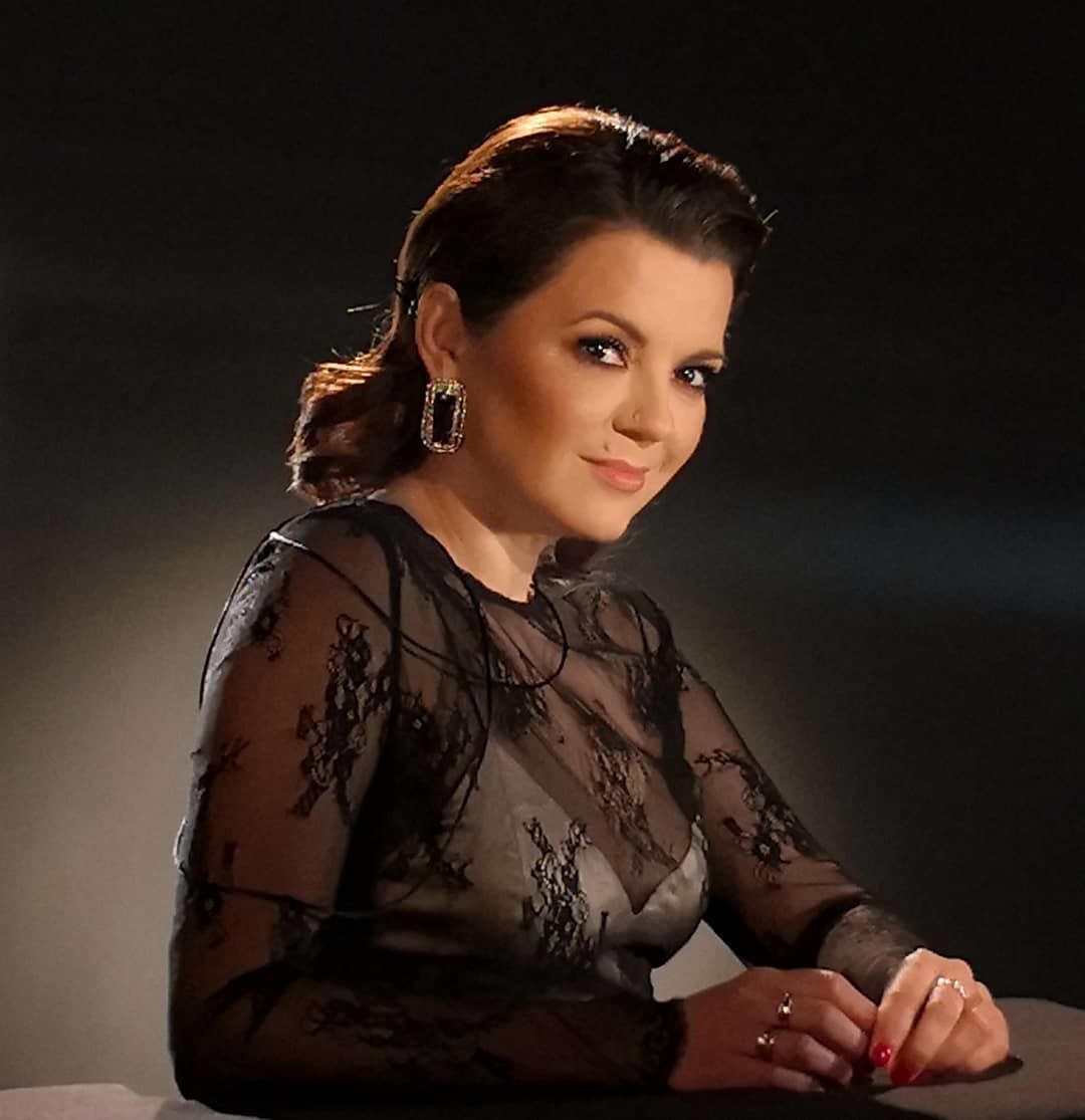 Нағыз әйел нәсілдік порно