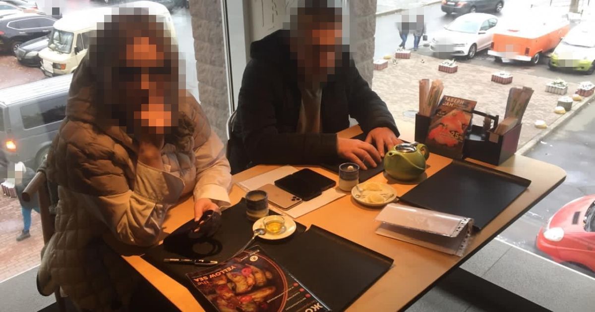 СБУ затримала двох киян, які обіцяли за півмільйона доларів вирішити бізнес-питання через нібито зв’язки у керівництві Офісу Генпрокурора