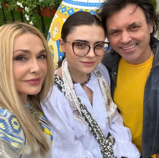 Ольга Сумська з чоловіком і їхньою донькою Ганною / © instagram.com/olgasumska