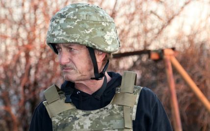 Шон Пенн носить берці з написом "Слава Україні" – фото