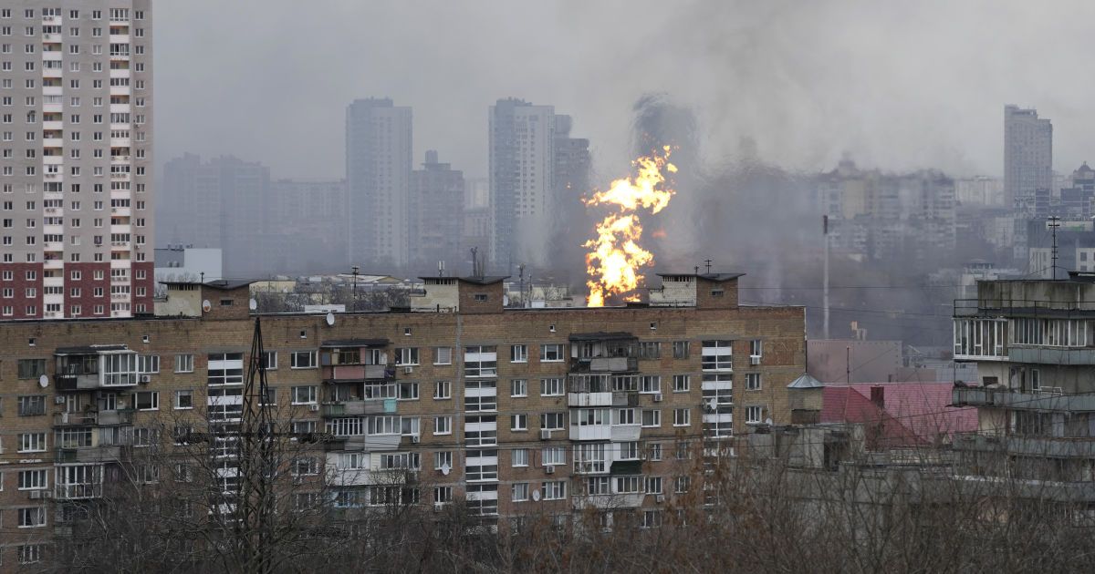 Российские "Шахеды" ударили по Киеву: власти сообщили о последствиях