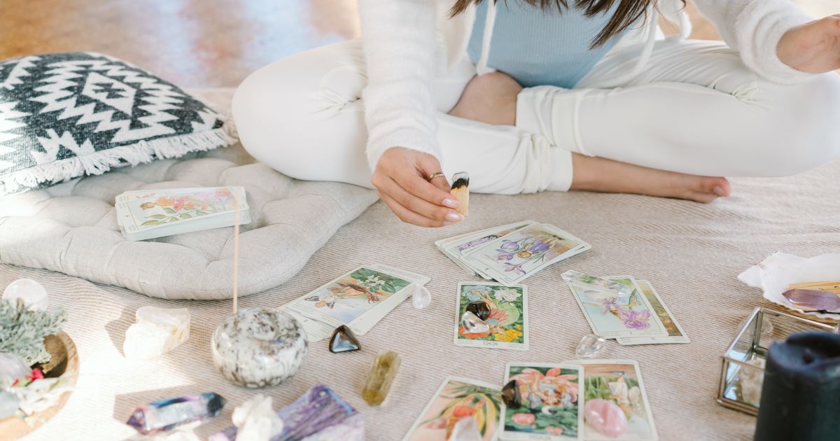 Гороскоп на 2 марта для всех знаков зодиака по картам Таро