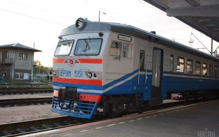 Через нестачу постільної білизни із Києва затримали п'ять потягів
