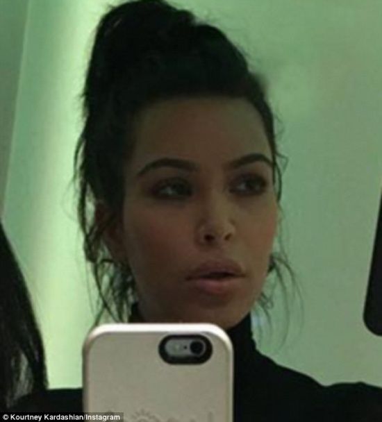 Кардашян удивила новой внешностью / © instagram.com/kourtneykardash