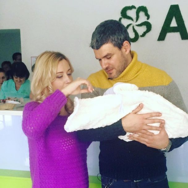 У Матвиенко и Мирзояна недавно родилась дочь / © facebook.com/julia.kolesnik.779
