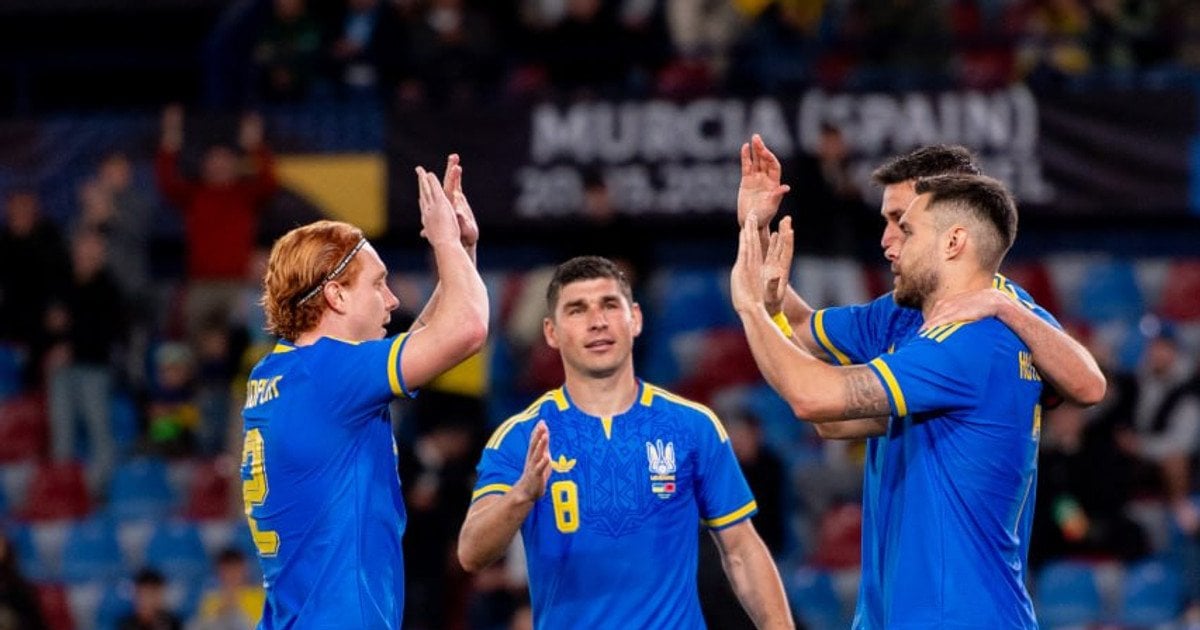 Збірна України з футболу